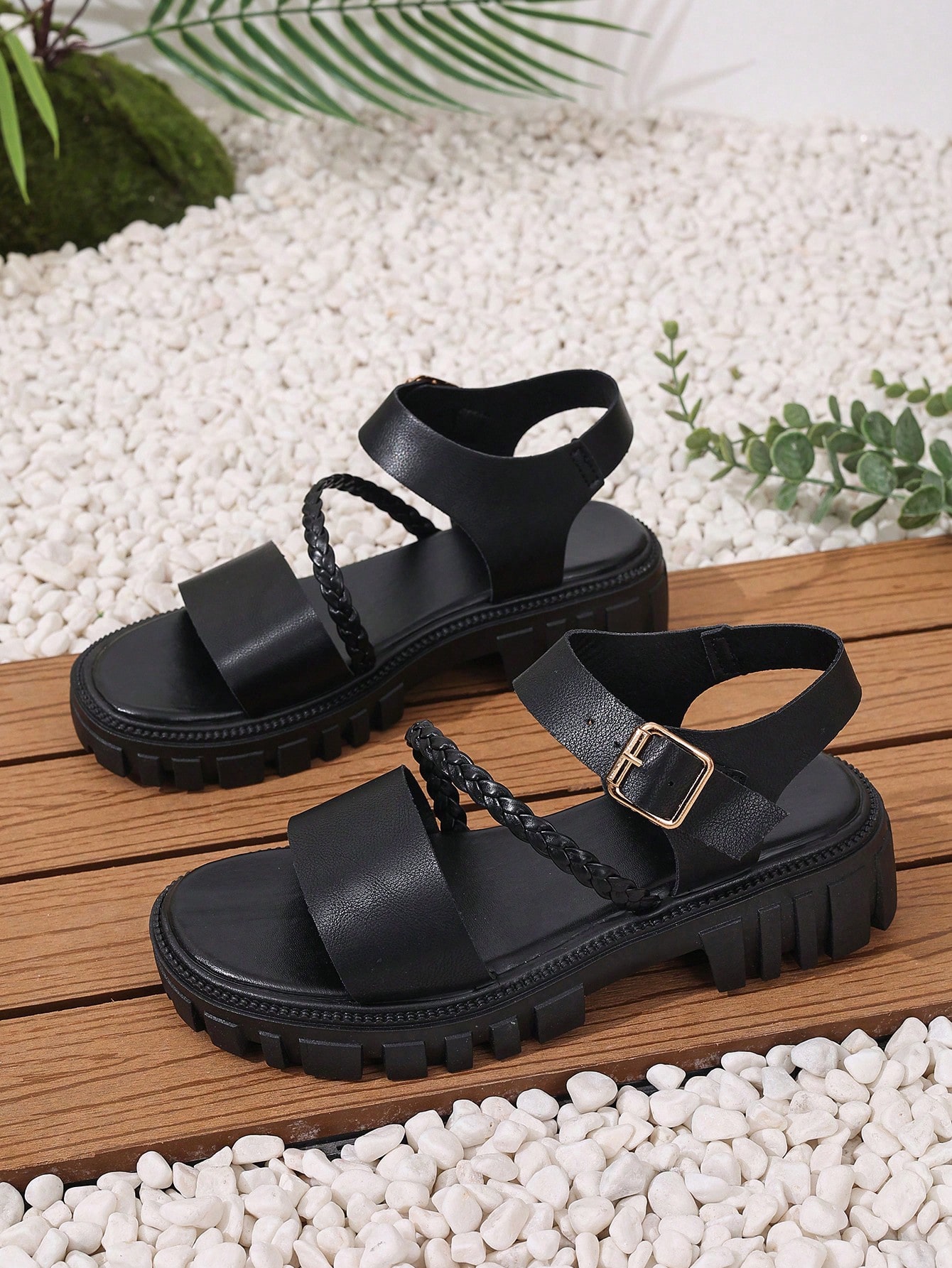 Sandale de damă tip gladiator cu talpă groasă și toc platformă, stil minimalist european și american, cu o chingă, model romană zână